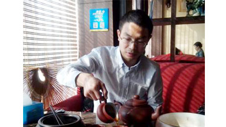 高川--湖南农大动物营养硕士
现任：饲料技术经理，进入资源各人庭，得到好多教员的援手，也越发分了然自己的地位和方向。以前人生的各种经历，在此时才发现它的价值。